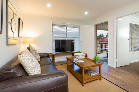 Sleeping In Style - Central & Sophisticated - Kingaroy Accommodation 5