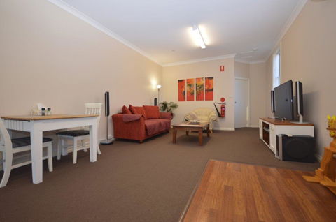 The Old Saddlery - Kingaroy Accommodation 3