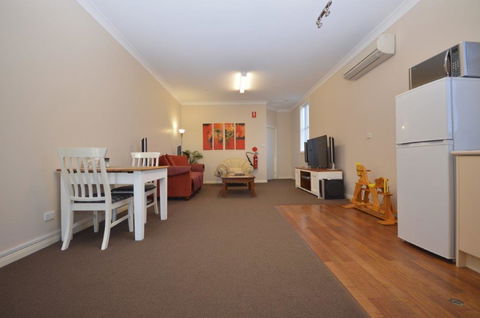 The Old Saddlery - Kingaroy Accommodation 5