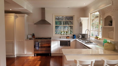 Bowral Escape - Kingaroy Accommodation 6