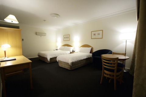 Carlyle Suites & Apartments - Kingaroy Accommodation 6