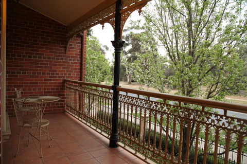 Carlyle Suites & Apartments - Kingaroy Accommodation 16