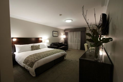 Carlyle Suites & Apartments - Kingaroy Accommodation 3