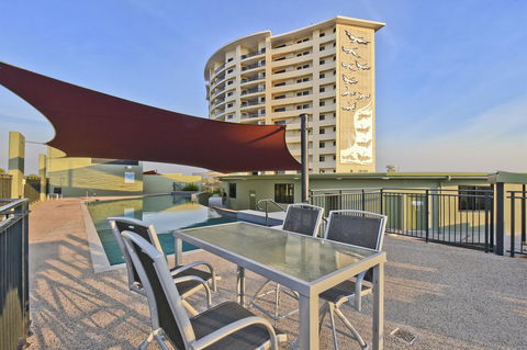 Nomikis\'On The Avenue - Kingaroy Accommodation 12