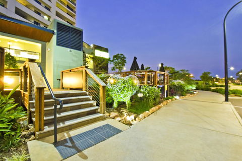 Nomikis\'On The Avenue - Kingaroy Accommodation 2
