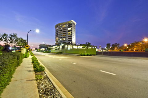 Nomikis\'On The Avenue - Kingaroy Accommodation 10
