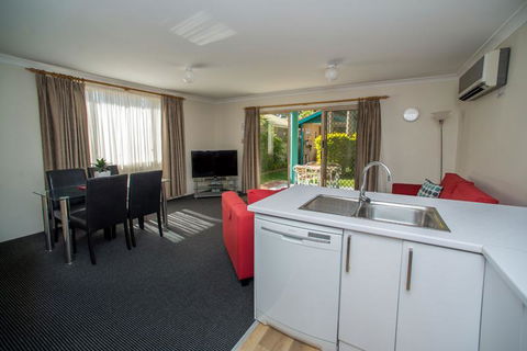 Beaches Serviced Apartments - Kingaroy Accommodation 19