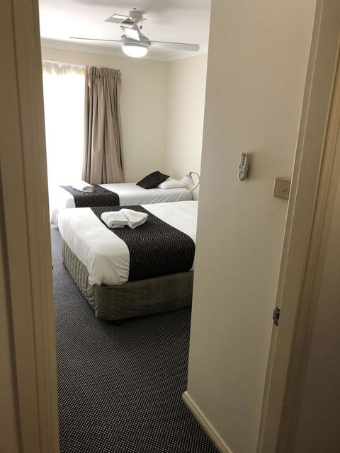 Beaches Serviced Apartments - Kingaroy Accommodation 4