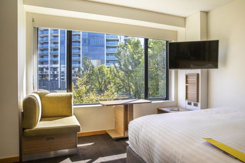 Crowne Plaza Canberra, An IHG Hotel - Kingaroy Accommodation 14