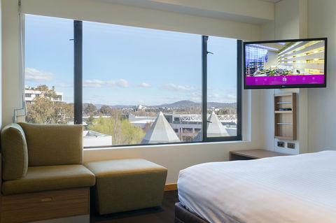 Crowne Plaza Canberra, An IHG Hotel - Kingaroy Accommodation 19
