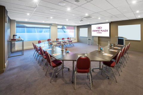 Crowne Plaza Canberra, An IHG Hotel - Kingaroy Accommodation 8