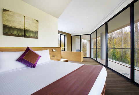 Crowne Plaza Canberra, An IHG Hotel - Kingaroy Accommodation 43