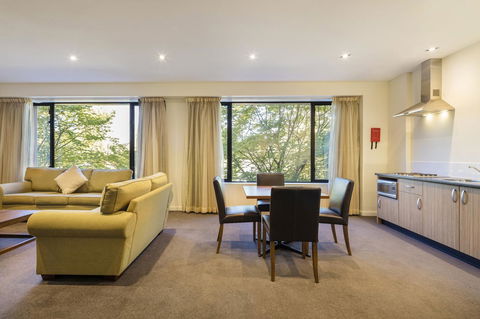 Crowne Plaza Canberra, An IHG Hotel - Kingaroy Accommodation 35