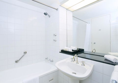Crowne Plaza Canberra, An IHG Hotel - Kingaroy Accommodation 25