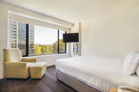 Crowne Plaza Canberra, An IHG Hotel - Kingaroy Accommodation 21