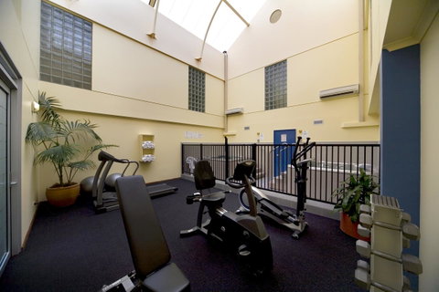 Madison Capital Executive Apartments - Kingaroy Accommodation 6