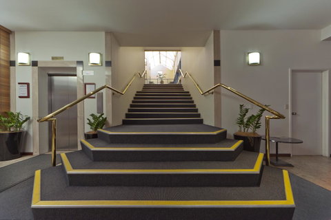 Madison Capital Executive Apartments - Kingaroy Accommodation 9