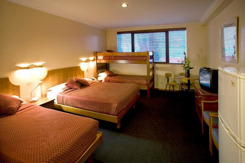 Madison Capital Executive Apartments - Kingaroy Accommodation 4
