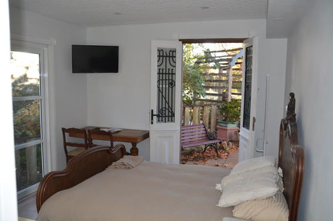 Garden Room - Kingaroy Accommodation 6
