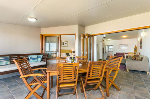 Lennox Holiday Apartments - Kingaroy Accommodation 33