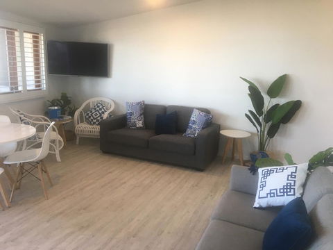 Lennox Holiday Apartments - Kingaroy Accommodation 24