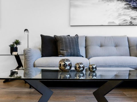 Boutique Stays - County Down, Contemporary Port Melbourne Home - Kingaroy Accommodation 3