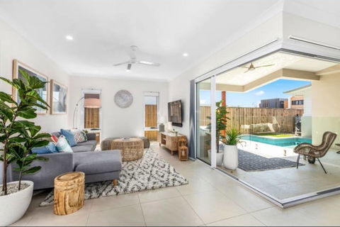 Brand New PRIZE HOME 50m Path To Beach - Kingaroy Accommodation 0