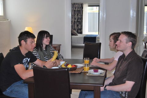 Brayfield Cottage - Kingaroy Accommodation 3