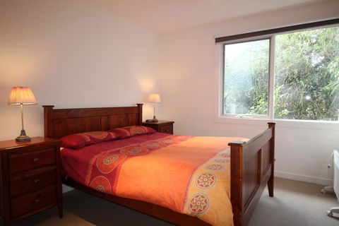 Breakers Holiday House - Kingaroy Accommodation 2