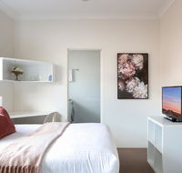 Bright Studio Steps from Westmead Hospital - Kingaroy Accommodation