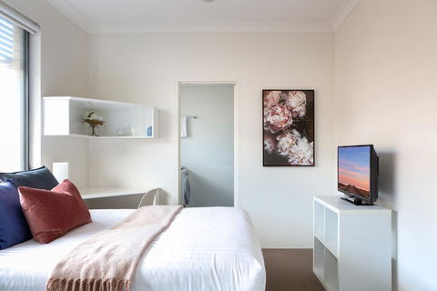 Bright Studio Steps From Westmead Hospital - Kingaroy Accommodation 0