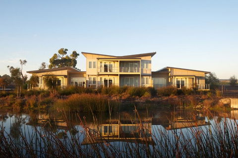 Broadbeach Inverloch Resort - Kingaroy Accommodation 0