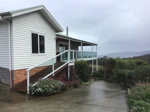 Bruny Sunset Beach GateAway - Kingaroy Accommodation 0