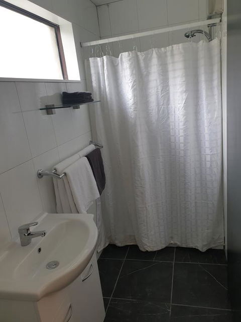 Budget On The Lake - Kingaroy Accommodation 3