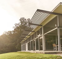 Bundaleer - Architect designed stunning views - Kingaroy Accommodation