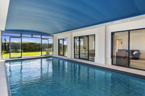 Bungan Beach House - Heated Indoor Pool - Kingaroy Accommodation 2