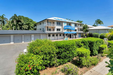 Cairns Reef Apartments & Motel - Kingaroy Accommodation 1