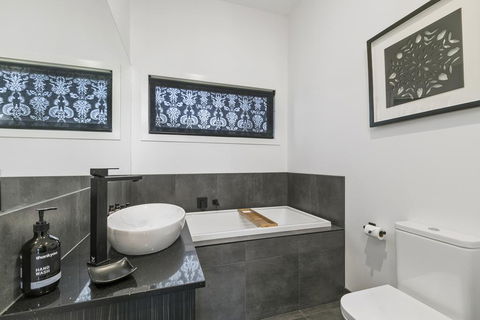 Campania Of Meeniyan - Kingaroy Accommodation 2