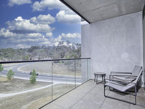 CANBERRA CHIC-hosted By:L'Abode Accommodation - Kingaroy Accommodation 1