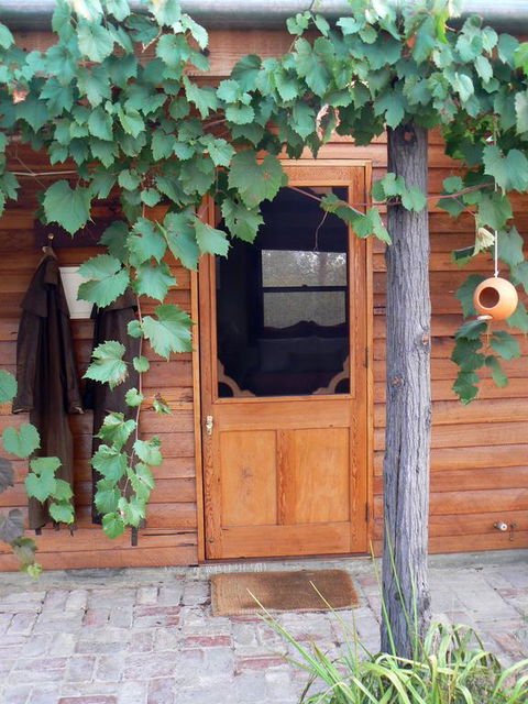 Candlebark Retreat - Kingaroy Accommodation 3