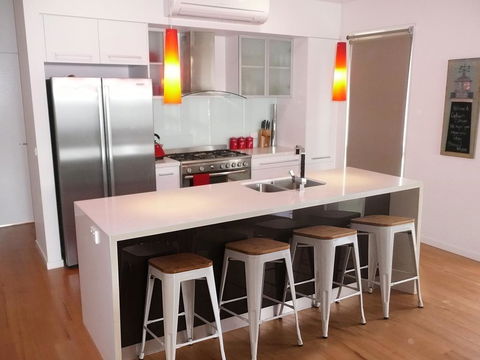Captain's Cottage - Kingaroy Accommodation 1