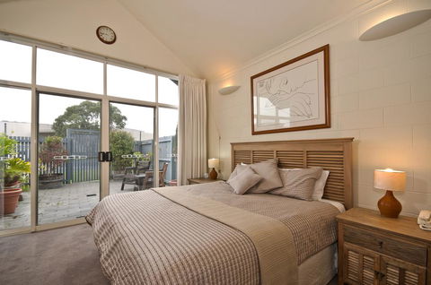 Captains At The Bay - Kingaroy Accommodation 3