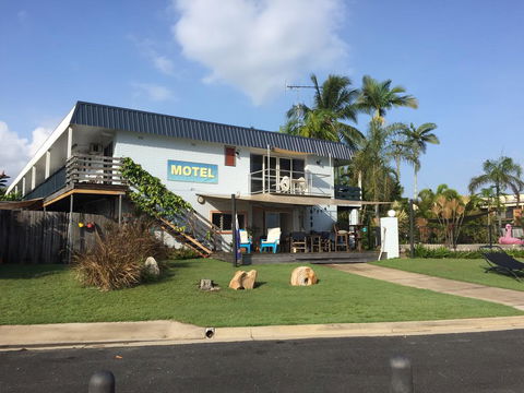 Cardwell Beachfront Motel - Kingaroy Accommodation 0