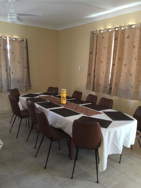 Caretakers Cottage Budget Accommodation - Kingaroy Accommodation 1