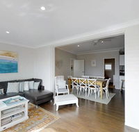 Casa Sorella - beachfront family home - Kingaroy Accommodation