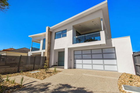 CASABLANCA - DROMANA - Kingaroy Accommodation 0