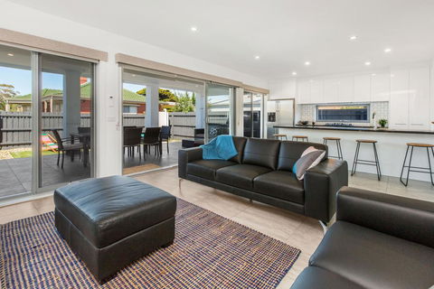 CASABLANCA - DROMANA - Kingaroy Accommodation 2