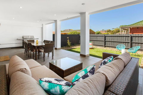 CASABLANCA - DROMANA - Kingaroy Accommodation 3