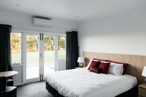 Castelli Estate Cellars Pty Ltd - Kingaroy Accommodation 0