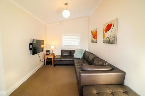 Catho Cottage - Kingaroy Accommodation 3